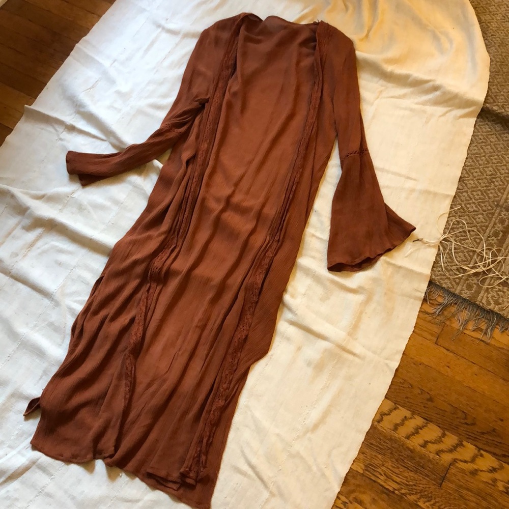Rust lace bell sleeve duster